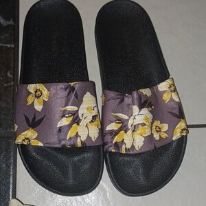 Chooka slides sandals, sz 9, floral, EUC